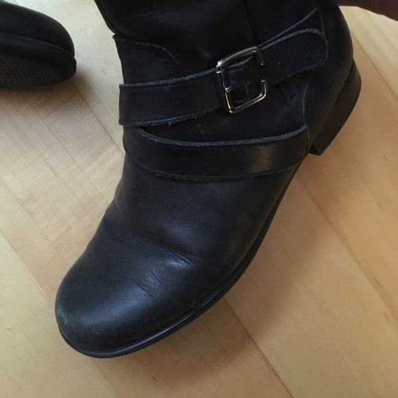 Hush Puppies leather ankle booties with buckles - Picture 3 of 7